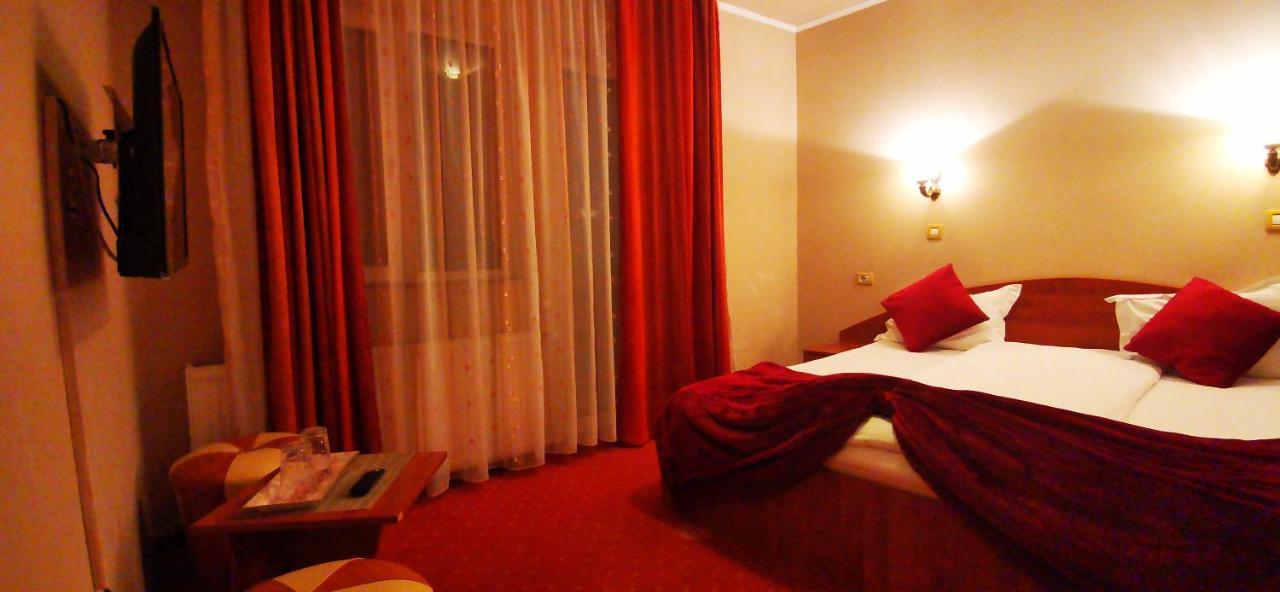 Hotel All Times Timisu de Jos Exterior photo